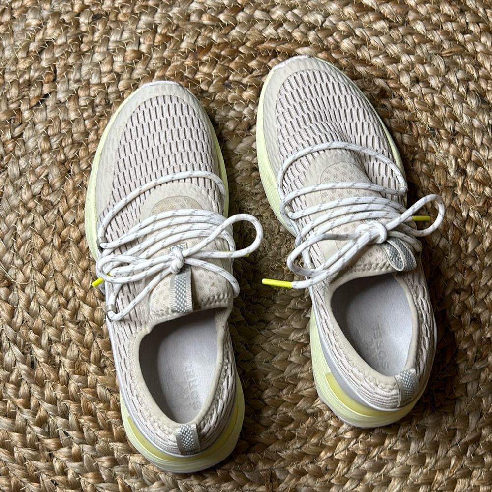 Sorel Kinetic Sneakers 6.5